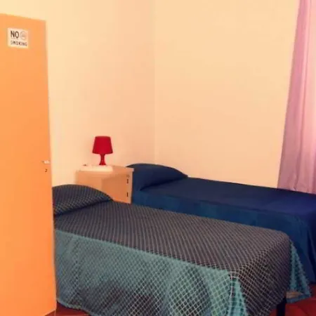 Paola Hotel *